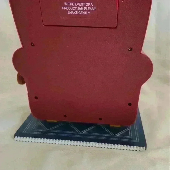 M &M-LA-Z-BOY Candy Dispenser - Picture 7 of 9